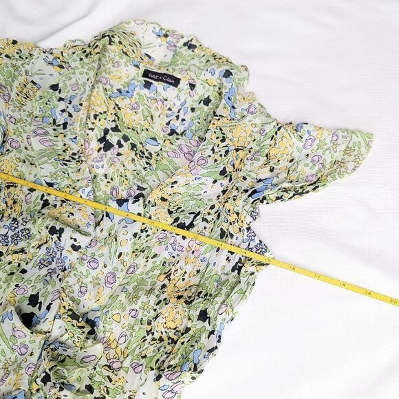 Violet and Claire Floral Blouse - Picture 11 of 11